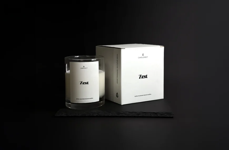 Sójové sviečky s praskajúcim dreveným knôtom s esenciálnym olejom