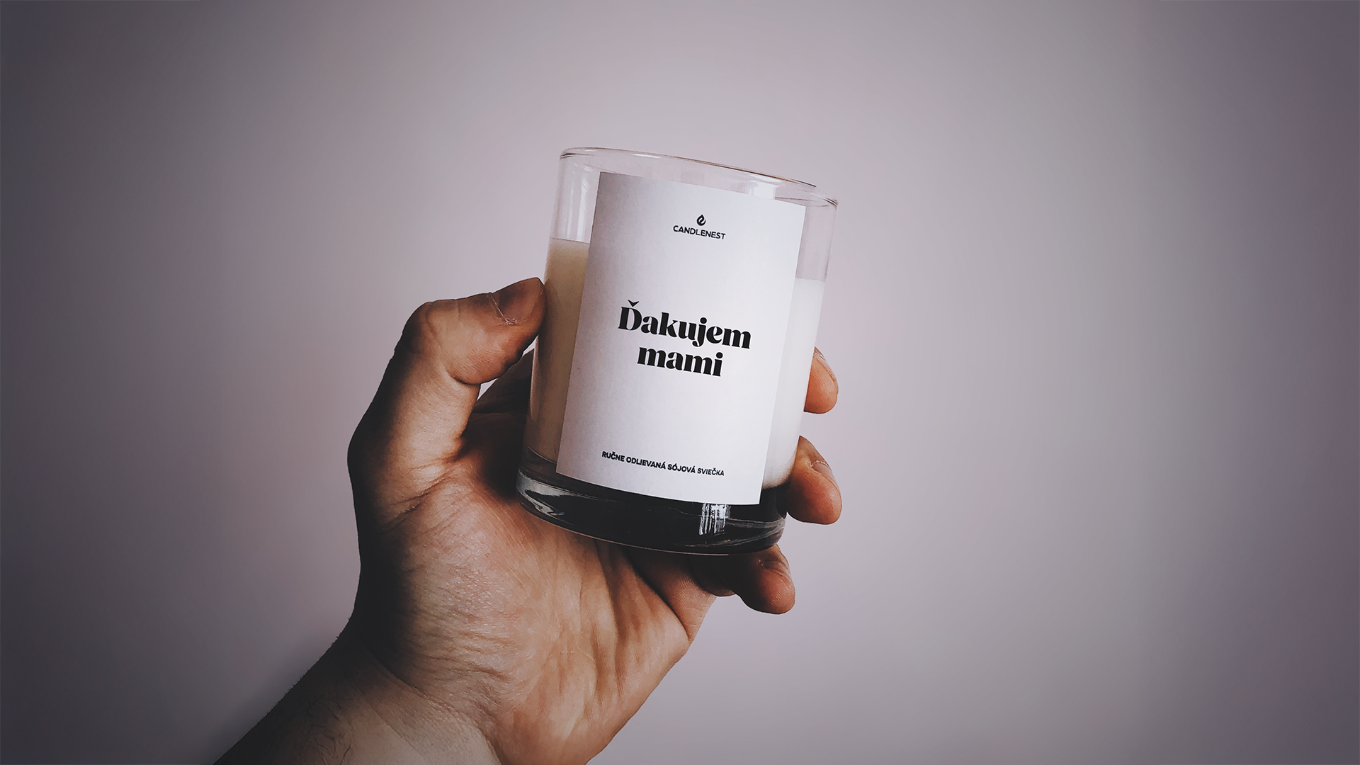 deň matiek darček pre mamu sviečka ručne odlievaná handmade sójová vonná sviečka s dreveným knôtom candlenest, sviečka odlievaná zo 100% prírodného sójového vosku