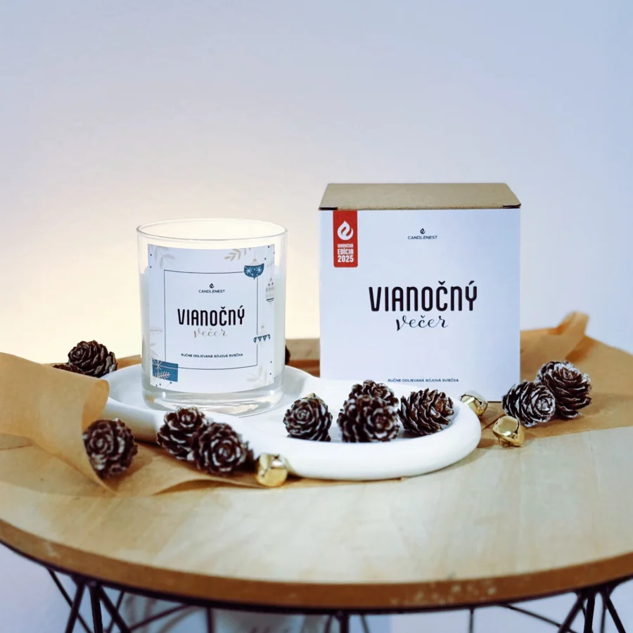 Candlenest vianočná sójová vonná sviečka s praskajúcim dreveným knôtom – prírodná eco friendly ručne robená sviečka so zimnou vôňou, ideálny vianočný darček na sviatočnú atmosféru. Vianočné sójové sviečky s dreveným knôtom